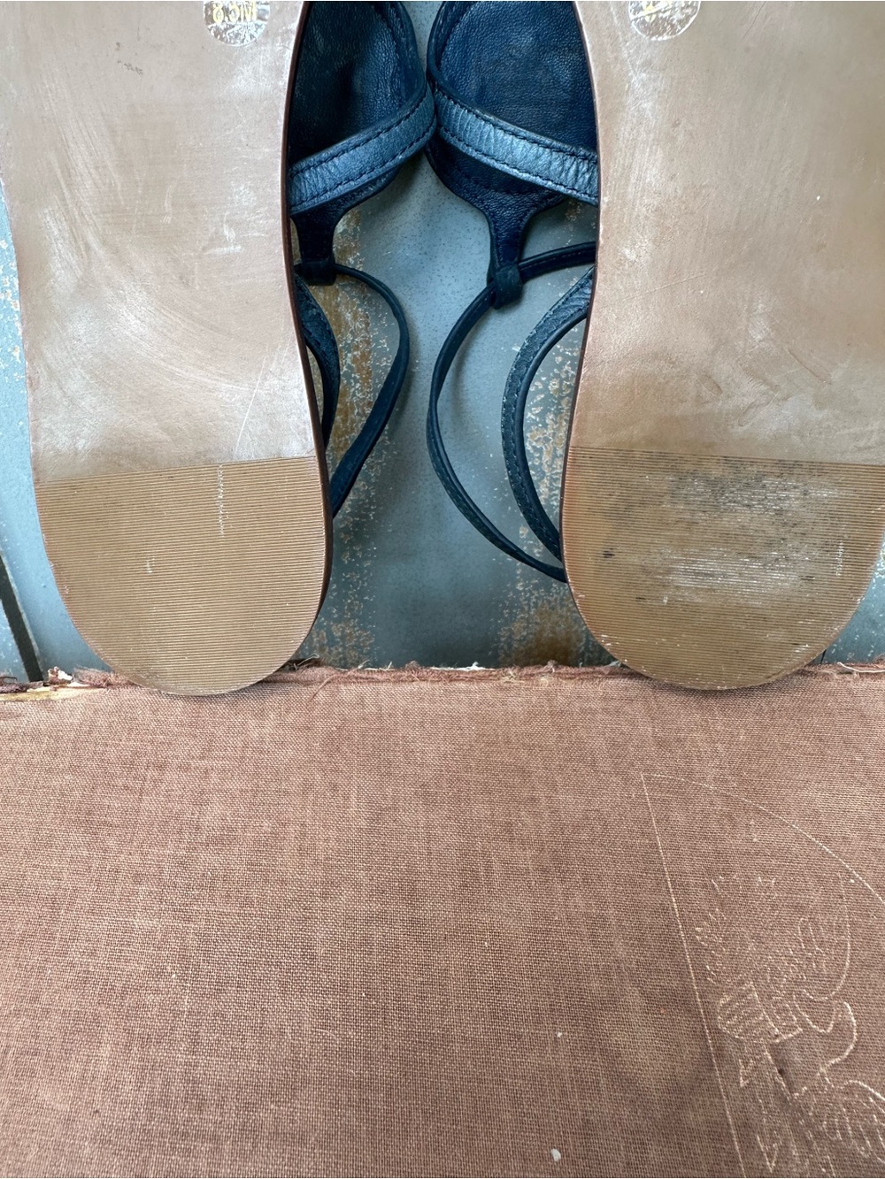Tory Burch Leticia Logo Leather Ankle Strap Thong Sandal Navy Sz 8.5 - Picture 13 of 15
